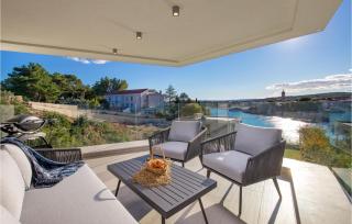Lovely Apartment In Krk With Kitchen - Krk - 4