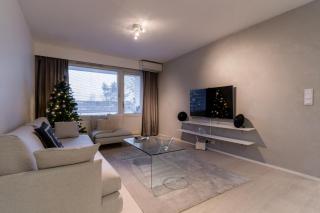 Cozy and modern apartment with lakeside view - 3