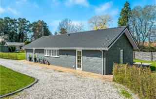 4 Bedroom Awesome Home In Vejby - Vejby - 2