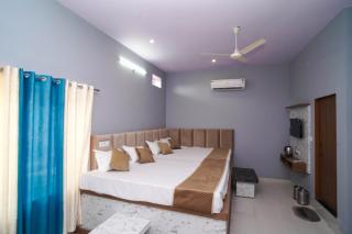 Hotel Pushpa Inn - 5