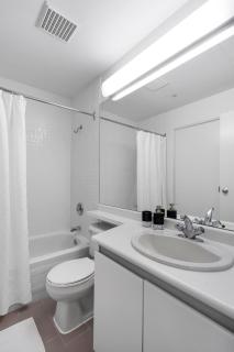 Central Downtown Highrise Condo - 8