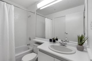 Central Downtown Highrise Condo - 5