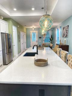 Delux 3BR House with Pool 3 Minute walk to Beach - 5