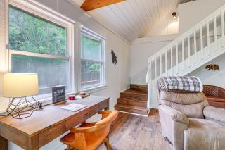 Wolf Laurel Escape Village Club and Scenic Views! - Swiss - 5
