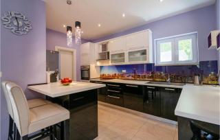 Awesome Home In Zagvozd With Jacuzzi - Zagvozd - 6