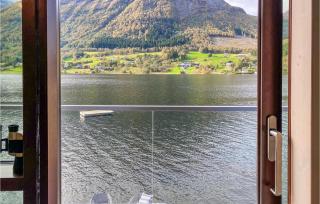 2 Bedroom Cozy Home In Straumgjerde - - 1