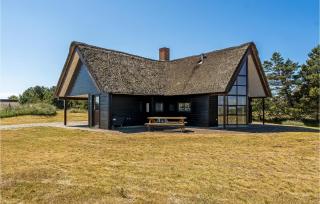 Three-Bedroom Holiday Home In Blavand - 1