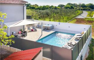 4 Bedroom Awesome Home In Valtura - Valtura - 2