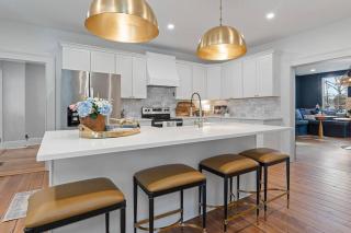 Historic Farmhouse Mansion with 8 working fireplaces - 7