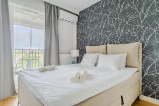 Premium Apartments in the Center of Warsaw with FREE Parking & Balcony - 9