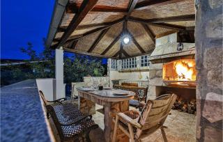 Two-Bedroom Holiday Home In Drvenik Veli - Drvenik Veli - 4