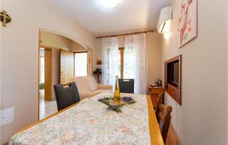 2 Bedroom Amazing Home In Pridraga - Pridraga - 8