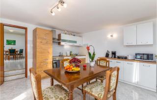 3 Bedroom Beautiful Home In Muntic - Muntić - 7