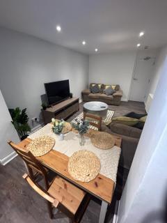Cosy room with en-suite - Ifield - 8