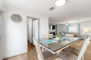 3BR Canal-Front Home with WiFi and Boat Dock - 3