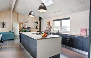Nice Home In Glesborg With Kitchen - 9