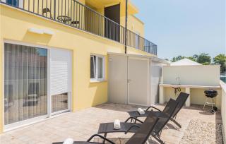 Cozy Home In Porec With Kitchen - Poreč - 1