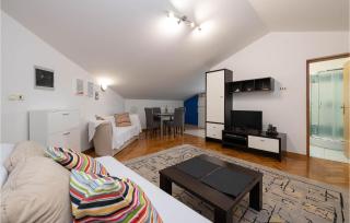 Two-Bedroom Apartment In Betiga - Barbariga - 8