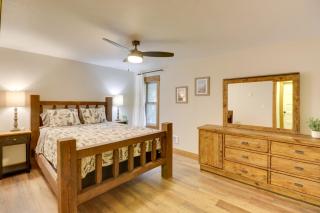 Home 5 Mi to Whitefish Resort Shared Hot Tub! - Whitefish - 1