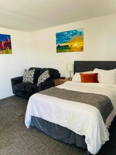 Blue Sage Inn & Suites - 6