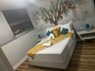 Tranquility Luxury Suite, 77 on Independence Ave - 2