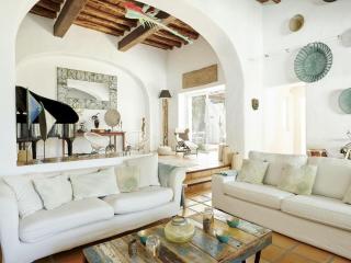 Spacious villa with lovely balcony - Madrid - 5