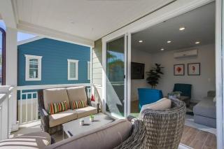Newer Construction Beauty Steps to Mission Beach and Bay - San Diego - 1