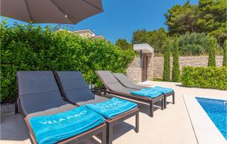 Beautiful Home In Tribunj With Jacuzzi - Tribunj - 2