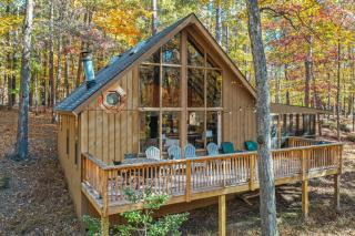 Pet-friendly A-frame W Pool, Golf, & Forest - Hedgesville - 9