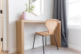 The Nest, 3BR, AC, Near YEG Airport, King Bed! - 8