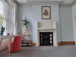 Entire Apartment by City Centre & Harbourside - Bristol - 3