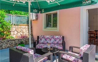 Lovely Apartment In Brodarica With Wifi - Brodarica - 4