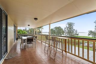 Pool and Spa on the Lakefront - Main House - Killarney - 4