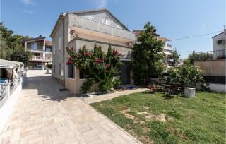 Stunning Apartment In Turanj With Wifi - Turanj - 2