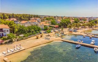 Stunning Apartment In Turanj With Wifi - 1