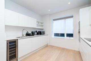 Modern 5 Bedroom Town House with off St Parking - Bristol - 3