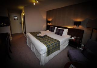 Best Western PLUS Grim's Dyke Hotel - 6
