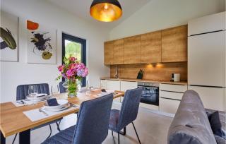 Cozy Home With JacuzziSauna - - 6