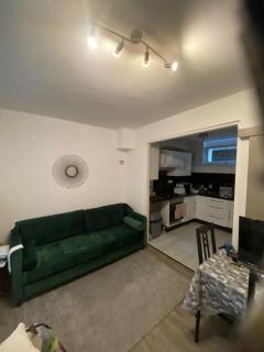 Homewood - entire property for 6 people - 4 adults maximum -In quite village 10 min from Disneyland Paris & TGV RER A - Montry - 9