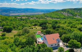 Four-Bedroom Holiday Home In Lokvicici - 3