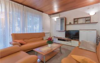 2 Bedroom Nice Apartment In Pula - Pula - 9