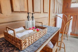 Villa Umasana Private Balinese House and Garden - 3