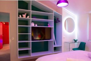Designers dream, Tokyo pop art apartment with courtyard, fire & views - Wanaka - 1