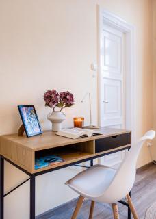 Magnificent 3BR with Balcony by Dohany Synalogue - 6