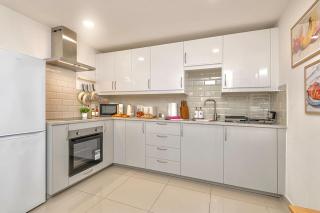 The Ivory Nook, Cozy & Spacious, Sleeps 8 - Leeds - 1