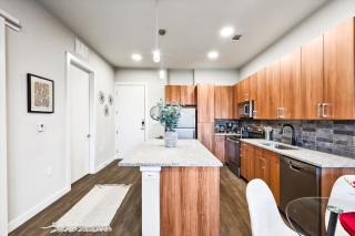 Cityscape Luxury Living Downtown Fort Worth Condo, Pool, Gym, Parking, BBQ - Fort Worth - 2