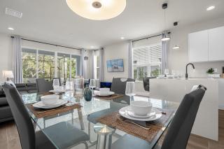 Upstay - Modern Family Home w Private Pool - Clermont - 2