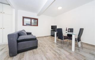One-Bedroom Apartment In Svpetar - 9