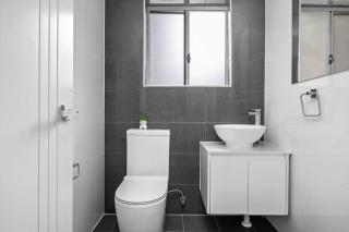 Modern Queen Room - Private Spot at Revesby - Shared Bathroom - Revesby - 1