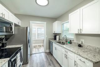 Saint Pete Hideaway Cozy Urban Escape Oasis - 5